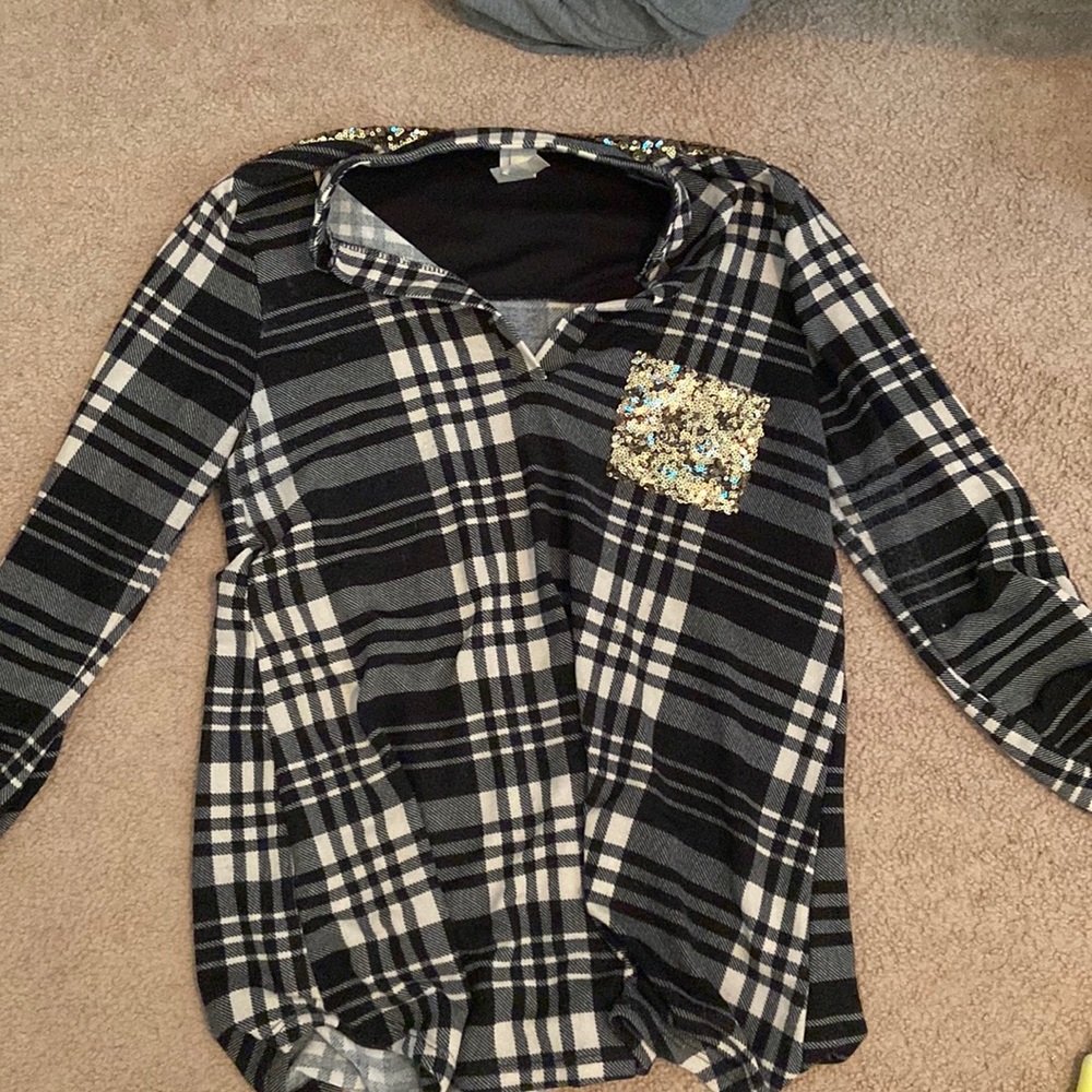 long sleeve nice top! you could pair it with leggings & some boots!